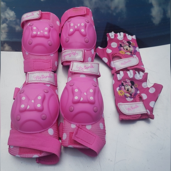 Disney's Minnie Mouse Toys Minnie Mouse Elbow And Knee Pads With